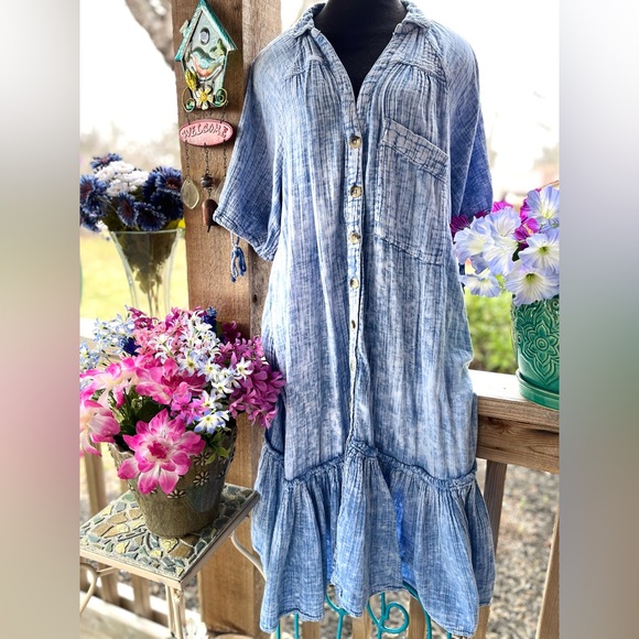 Free People Dresses & Skirts - Free People Blue Soft Puckered Cotton Loose w Puff Sleeves/Pockets Midi Dress L